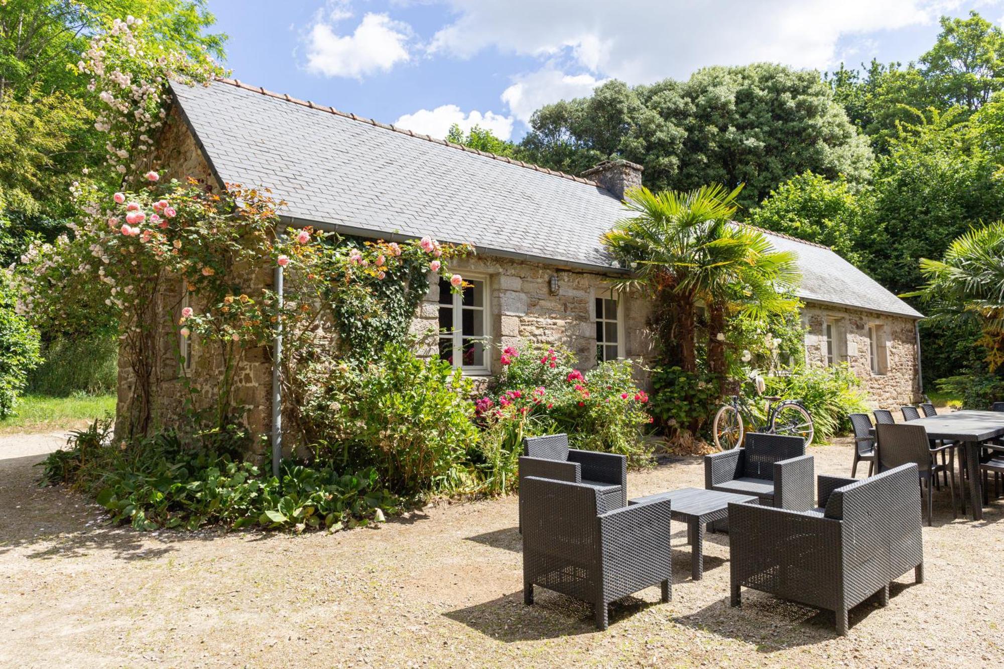 Camping De L'Orangerie De Lanniron 坎佩尔 外观 照片