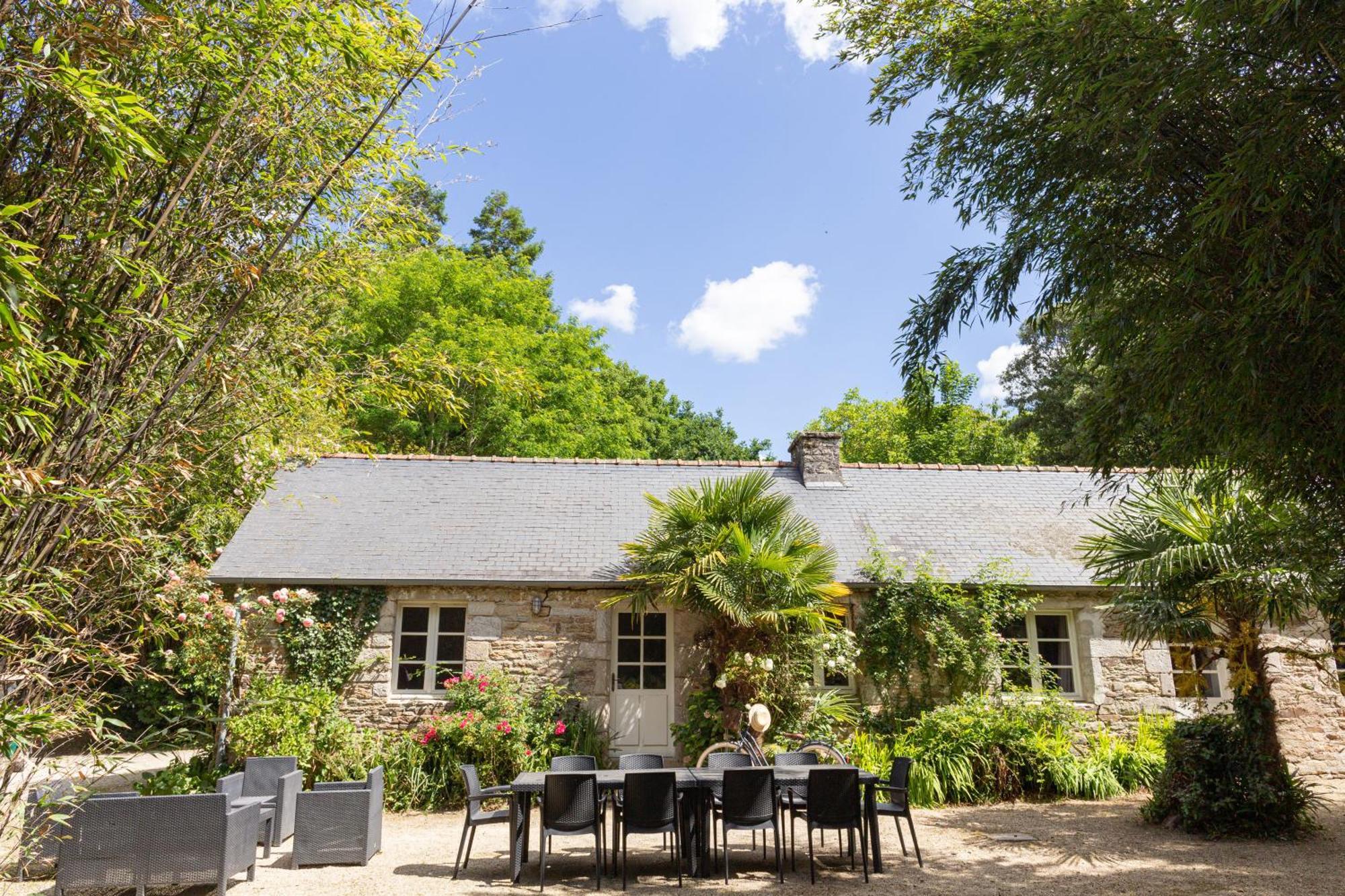 Camping De L'Orangerie De Lanniron 坎佩尔 外观 照片